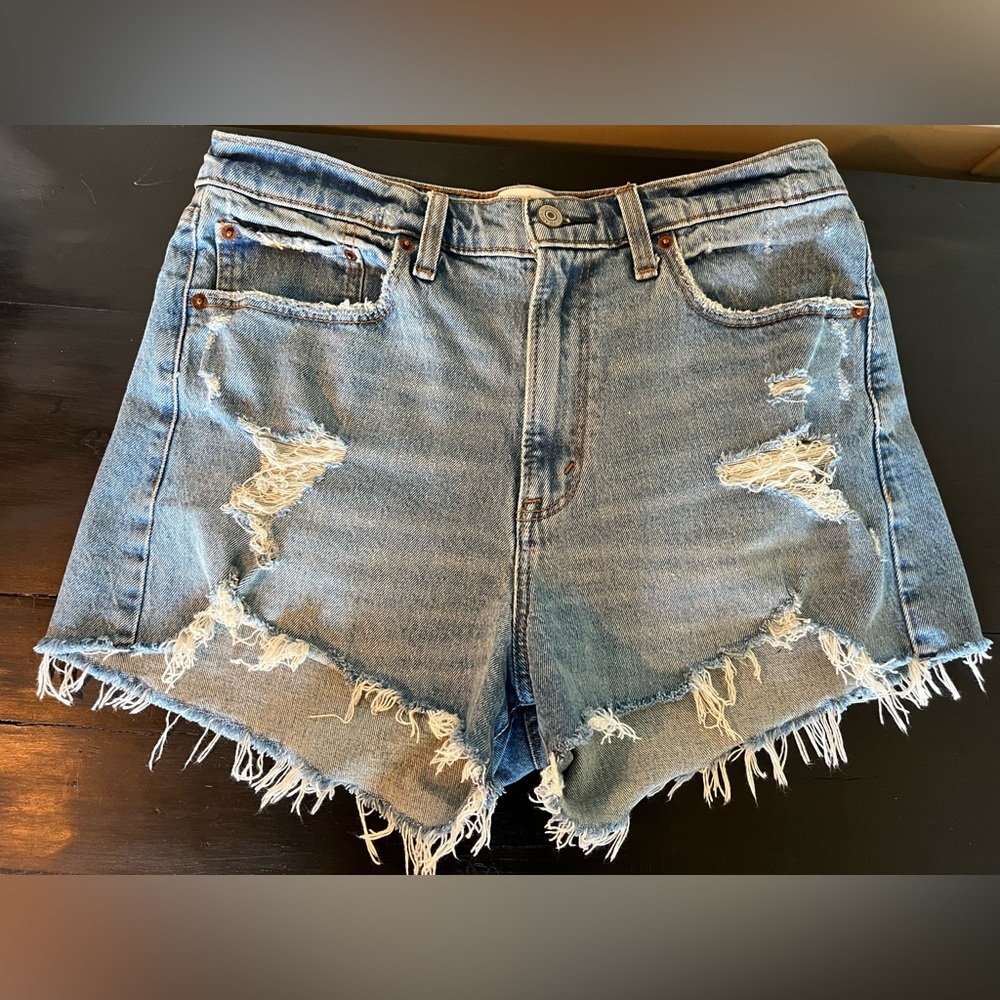 Abercrombie | High Rise Mom Jean Shorts size 30/10